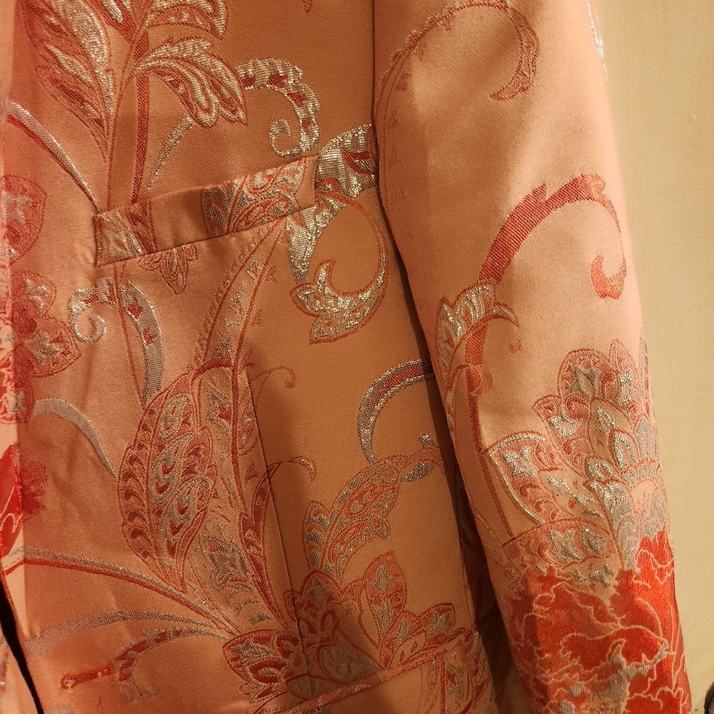 24 Unique Blazer satin with silver detailing p2p 18 - Picture 3 of 7